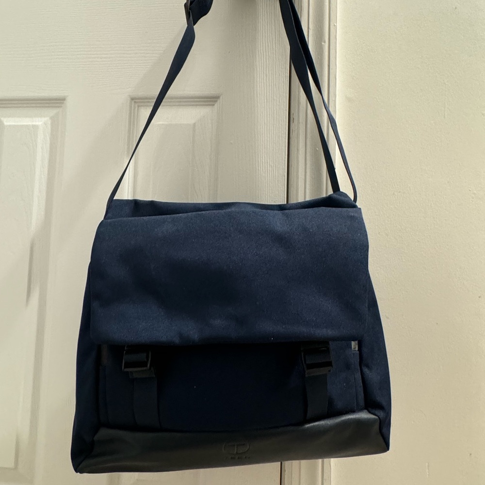 Tumi T-Tech Navy Messenger Bag